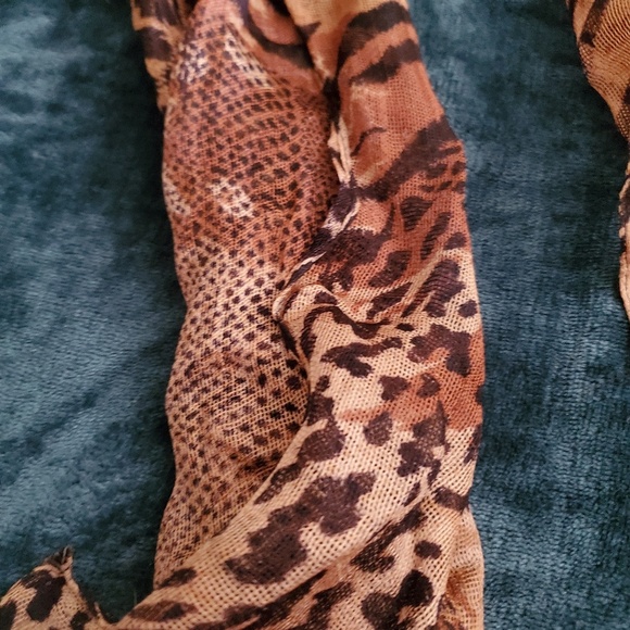 Scarves - Picture 3 of 6